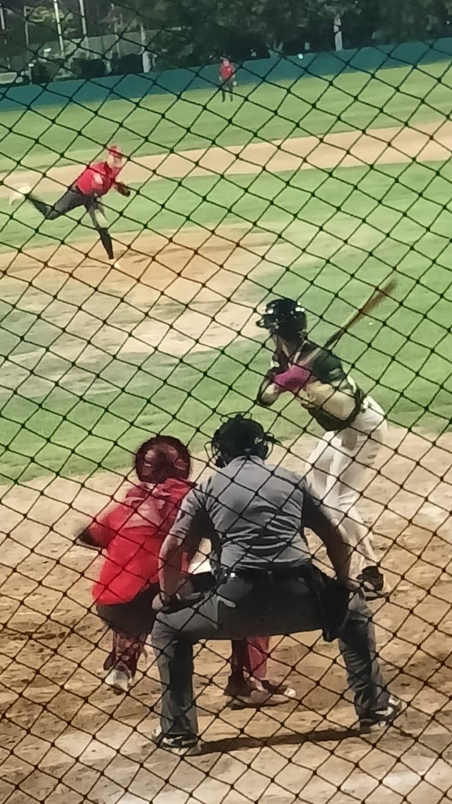 $!Gana Cañeros de El Roble por 10-7 a Pollería Catalina con jonrón casa llena de Manuel ‘El Many’ Gónzalez