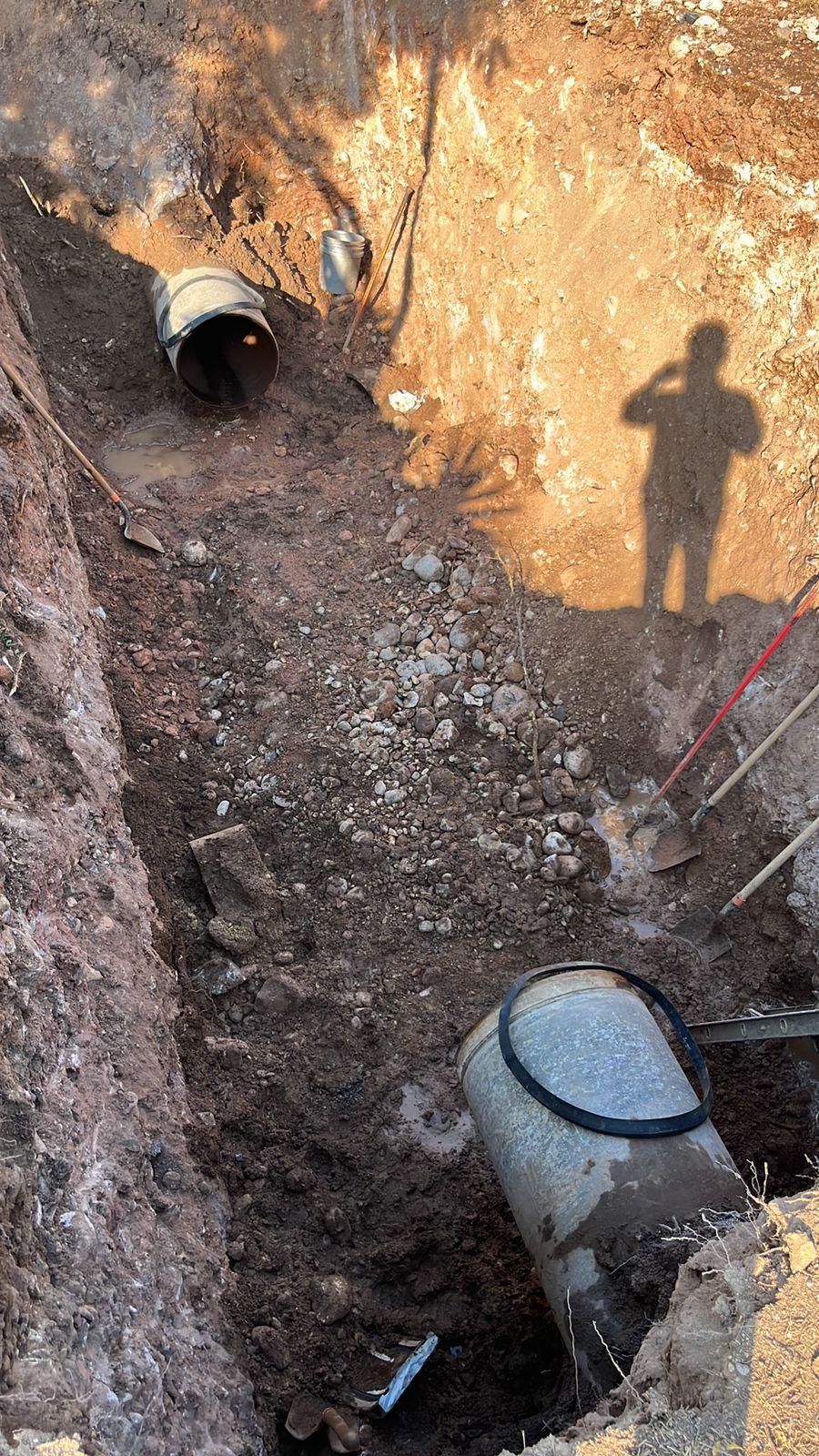 $!Ruptura de tubería deja sin agua a colonias del sur poniente de Culiacán