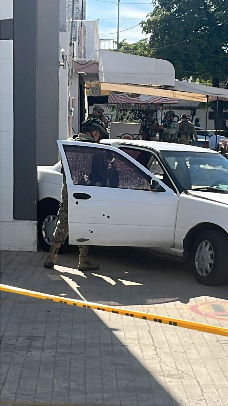 $!Asesinan a automovilista y abandonan cerdito de peluche en la Colonia Miguel Hidalgo, en Culiacán