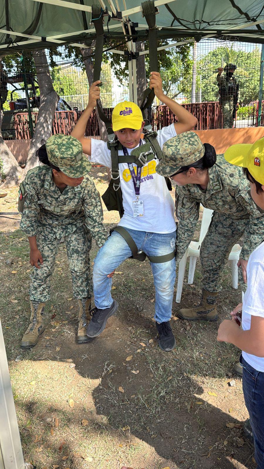 $!Feria de Profesiones de Club Teletón en Mazatlán acerca a niñas y niños a vocaciones