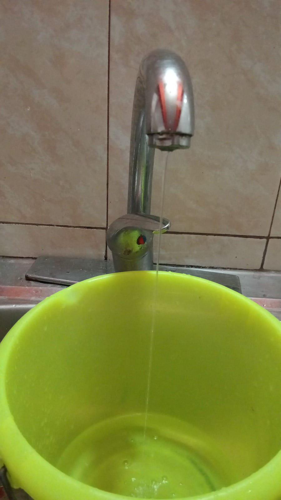 $!Persisten problemas de presión de agua en el Cerro del Vigía, en Mazatlán