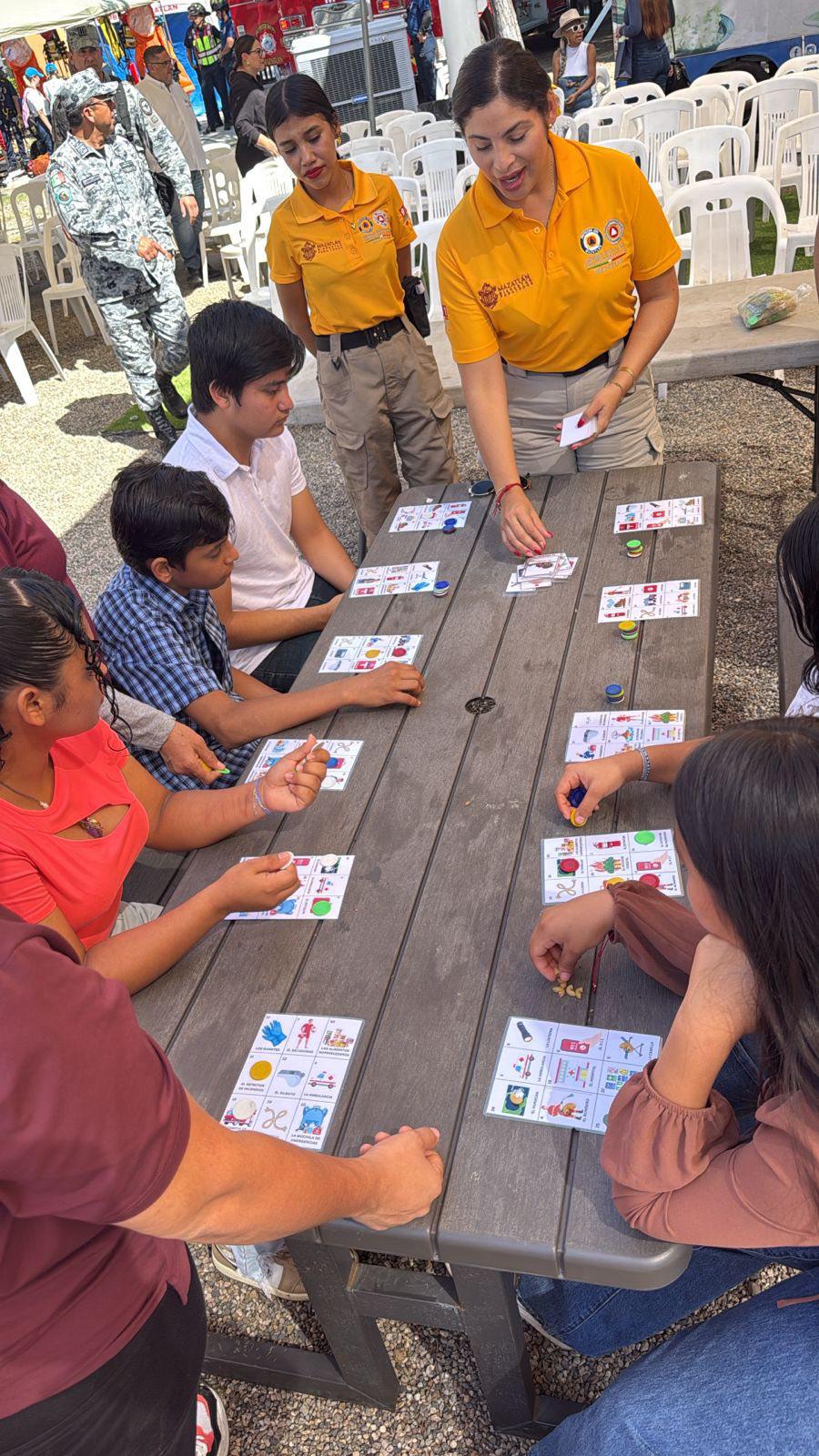 $!Feria de Profesiones de Club Teletón en Mazatlán acerca a niñas y niños a vocaciones
