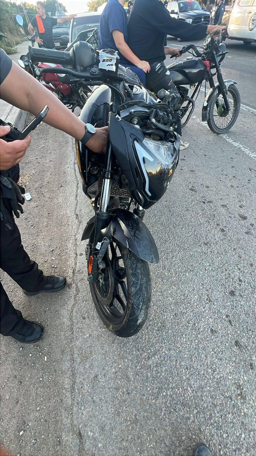 $!Embiste motociclista a perrito, el conductor sale lesionado y el lomito pierde la vida, en Mazatlán