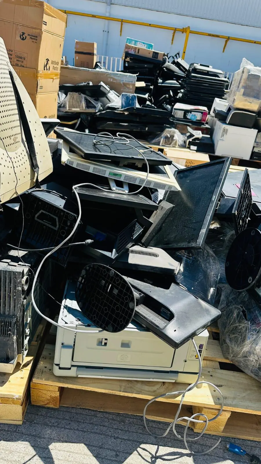 $!Ponen en marcha en Mazatlán el Reciclón Electrónico