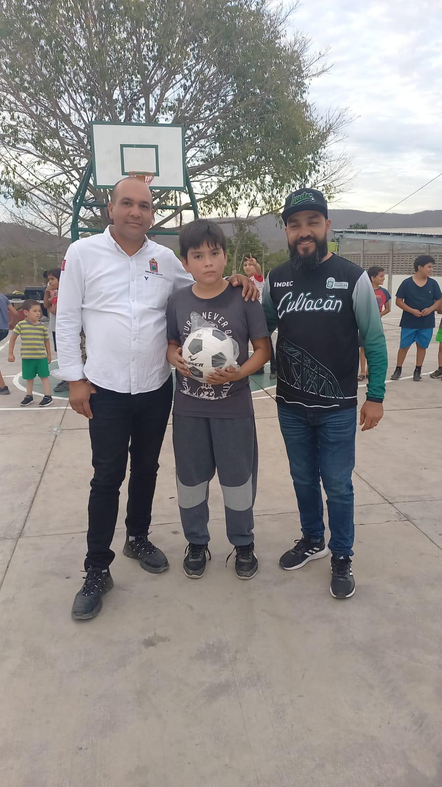 $!Disfrutan de una gran tarde familias de Carboneras con Jornada Deportiva