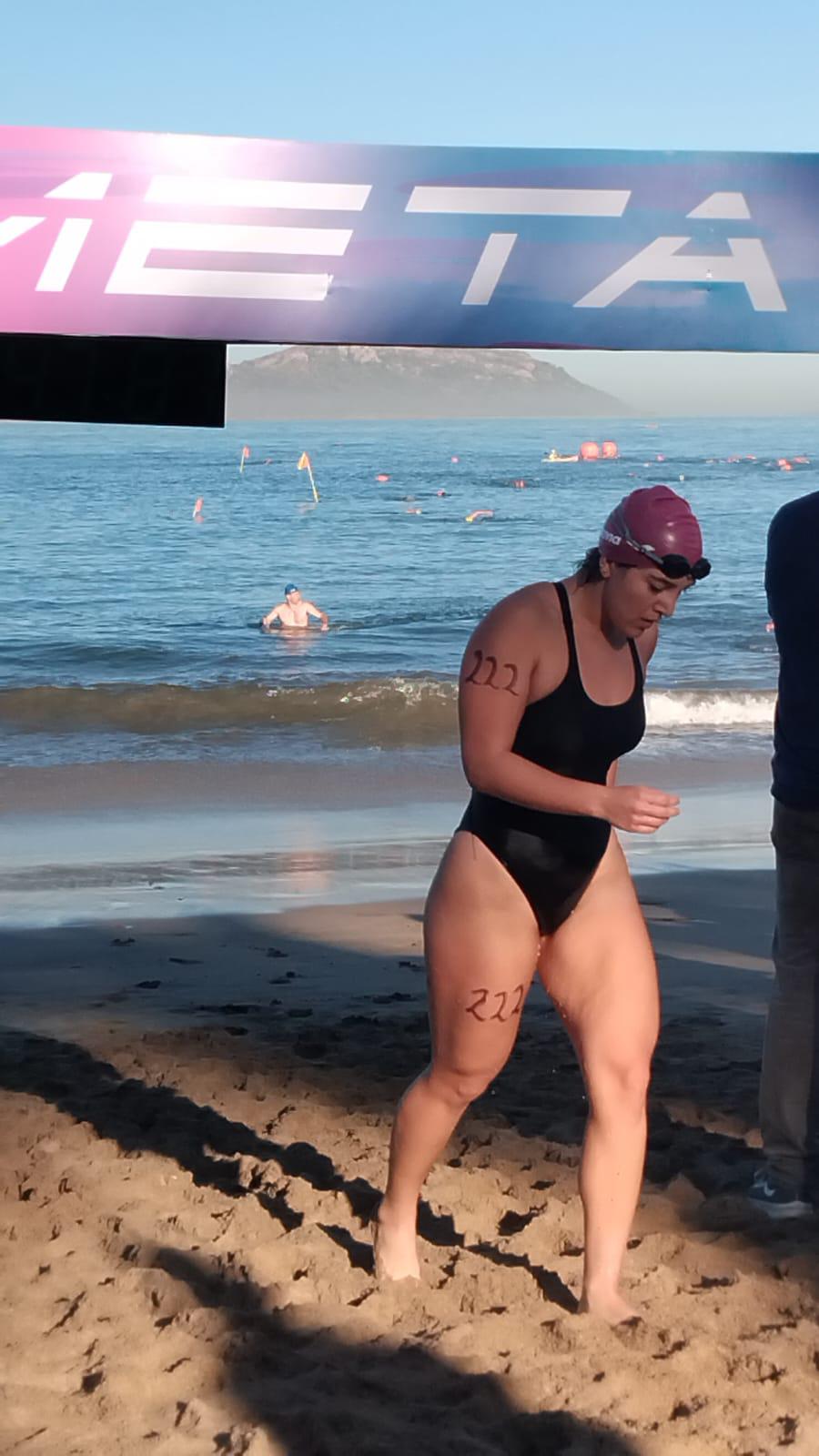 $!Mazatlán vibra con más de 100 nadadores en Playa Norte