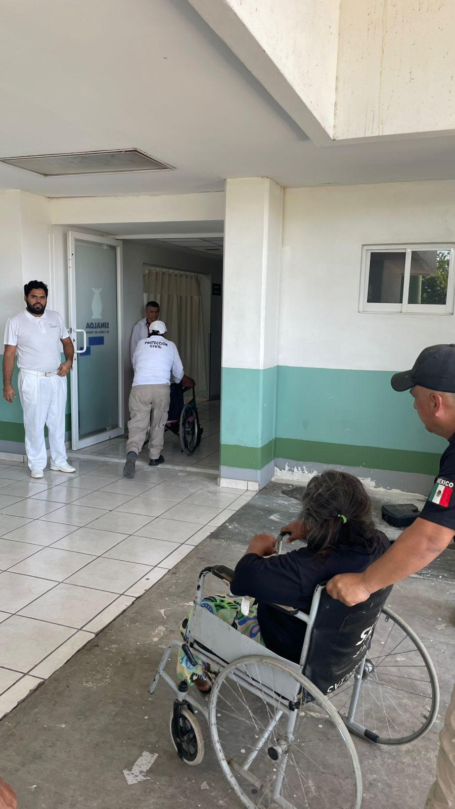 $!Comerciantes de camarón en la salida sur de Escuinapa son atacados por abejas