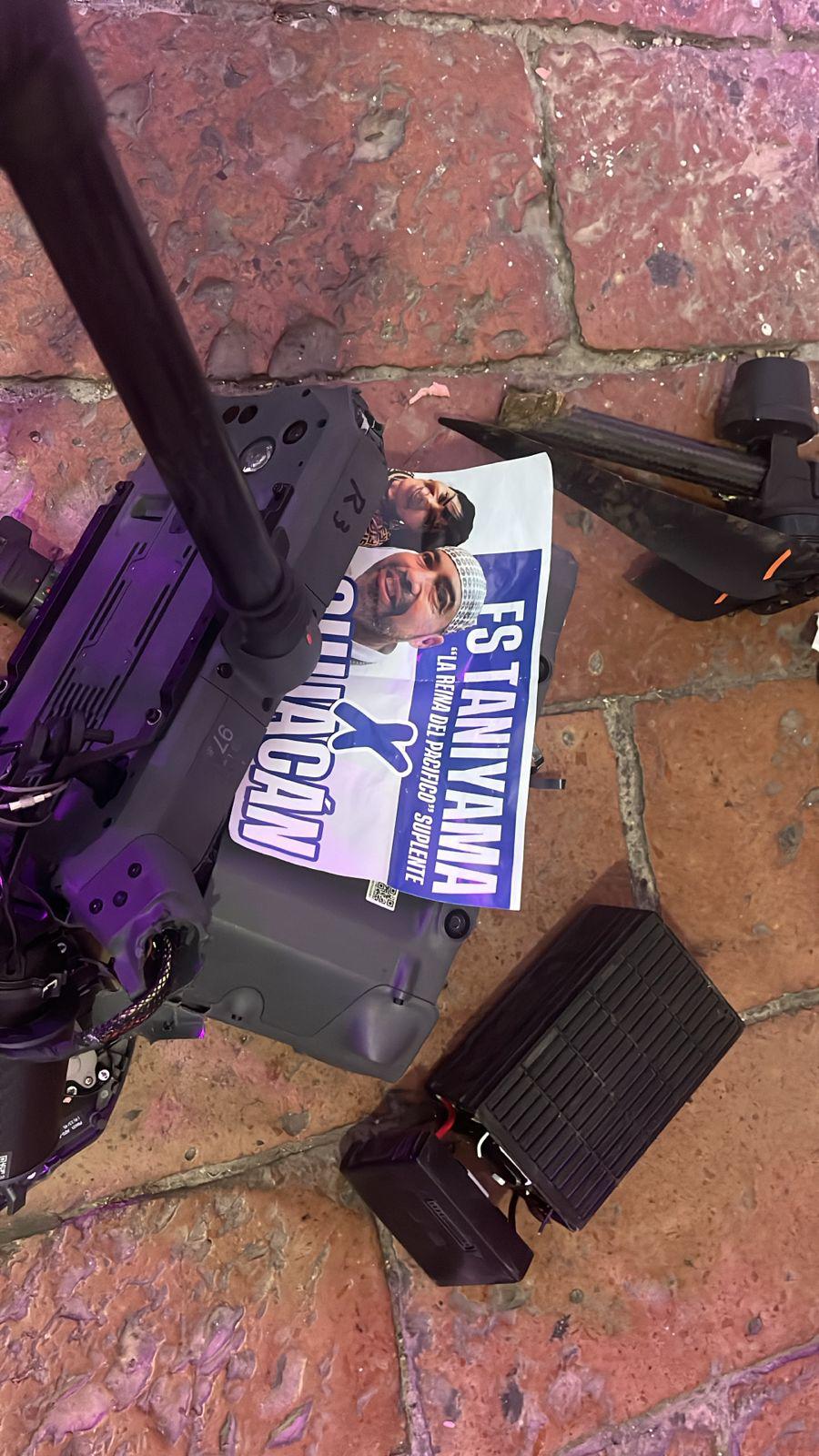 $!Cae dron que arrojaba folletos contra Miguel Taniyama durante evento en el Ayuntamiento de Culiacán