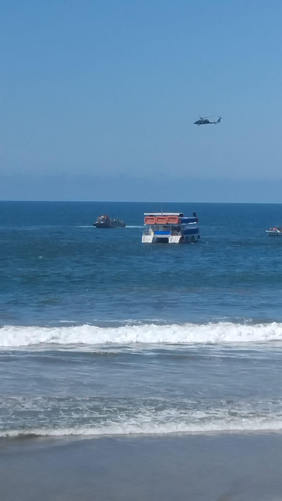 $!Realizan macro simulacro de rescate en el mar en Mazatlán