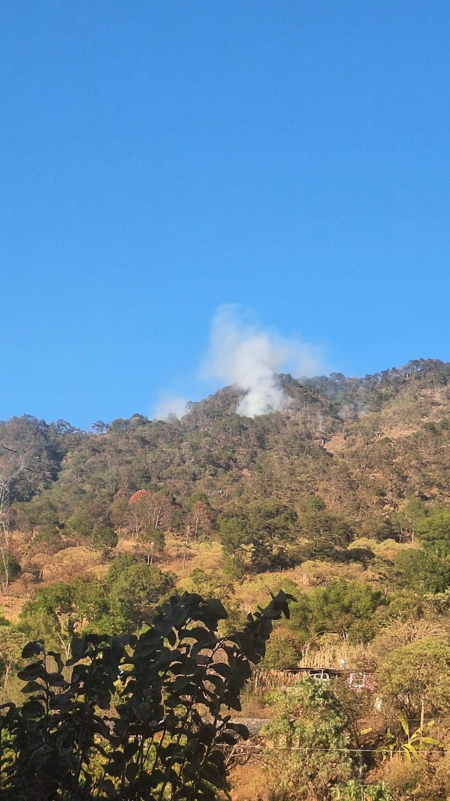 $!Reportan que sigue prendido el fuego en el cerro El Águila, en Chirimoyos y Potrerillos, en la sierra de Concordia