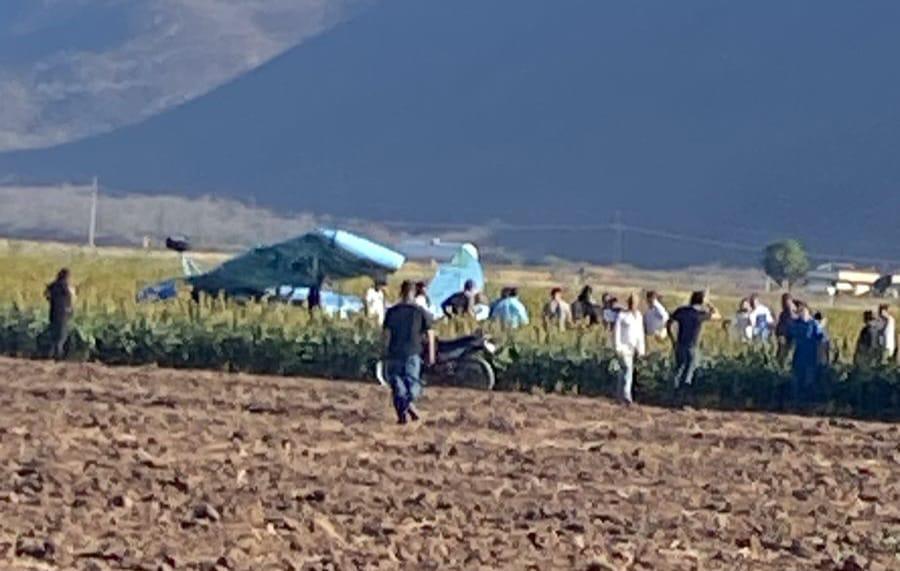 $!Piloto sobrevive a desplome de avioneta fumigadora en Mocorito