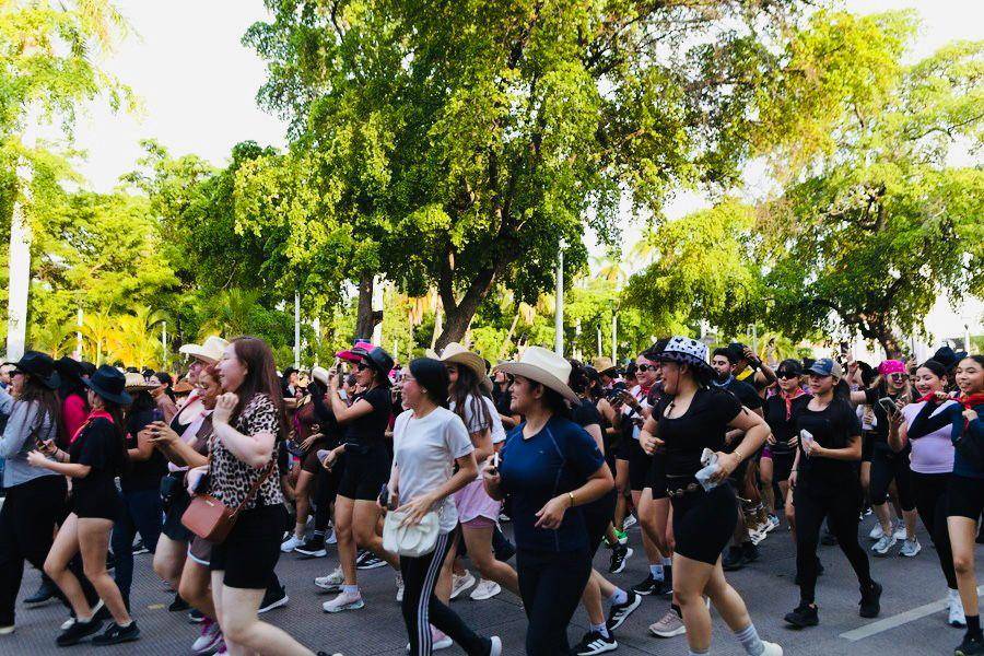 La VaqueRun llena de música y color las calles de Culiacán.