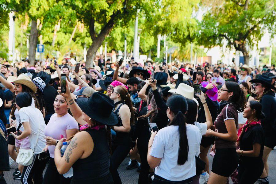 $!VaqueRun reúne a familias y jóvenes en una tarde de deporte, música y diversión en Culiacán