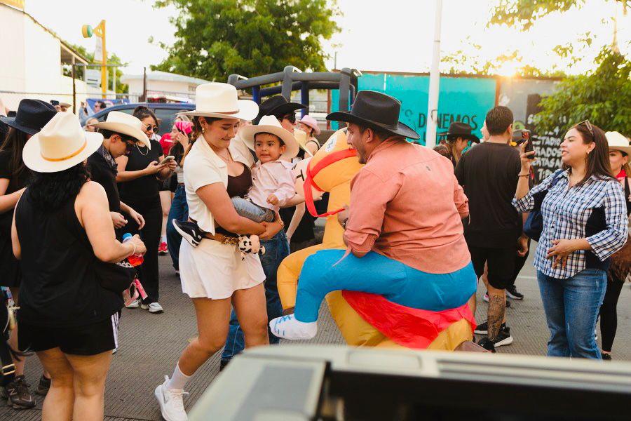 $!VaqueRun reúne a familias y jóvenes en una tarde de deporte, música y diversión en Culiacán