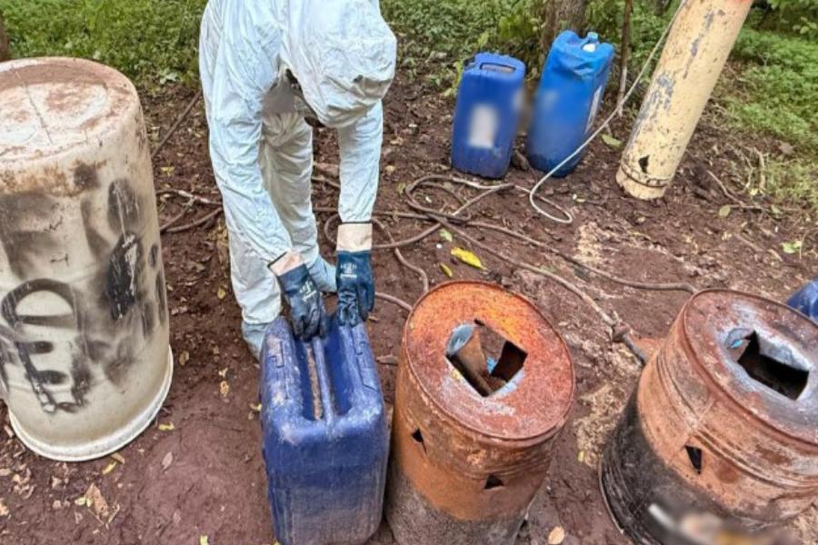 $!Inhabilitan laboratorio clandestino y aseguran químicos en Culiacán
