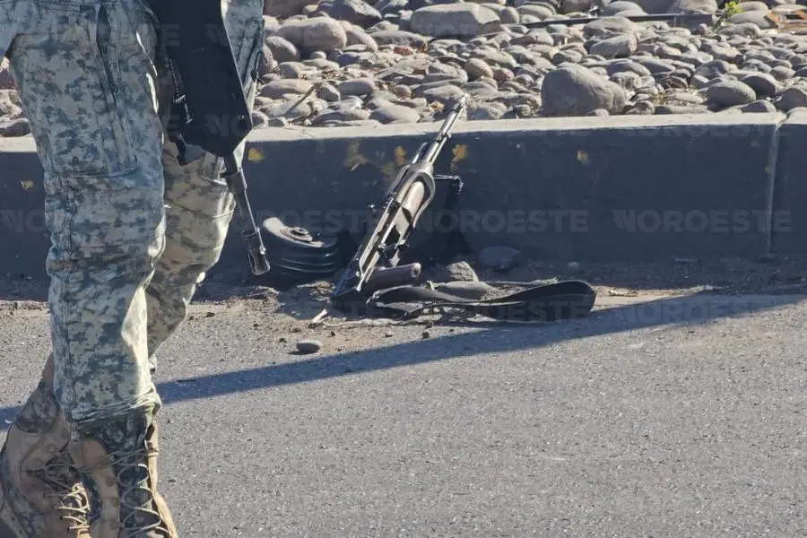 $!Intercambio de disparos tras intento de robo de vehículo al sur de Culiacán, deja un herido y un detenido