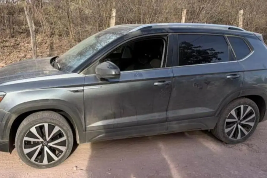 $!Aseguran arsenal y vehículos en zona rural de Culiacán tras operativo en Sanalona