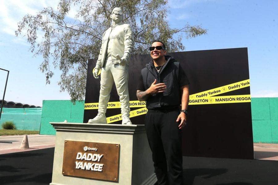 $!Rinde Spotify homenaje a Daddy Yankee con su propia estatua en Chile