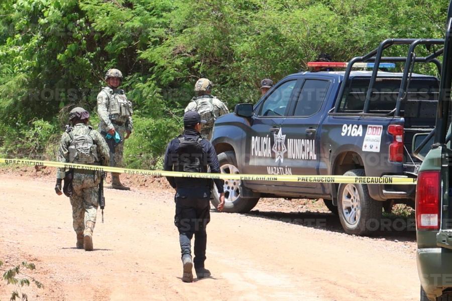 $!Encuentran cuerpo putrefacto de un hombre a un costado del camino a El Armadillo, en Mazatlán