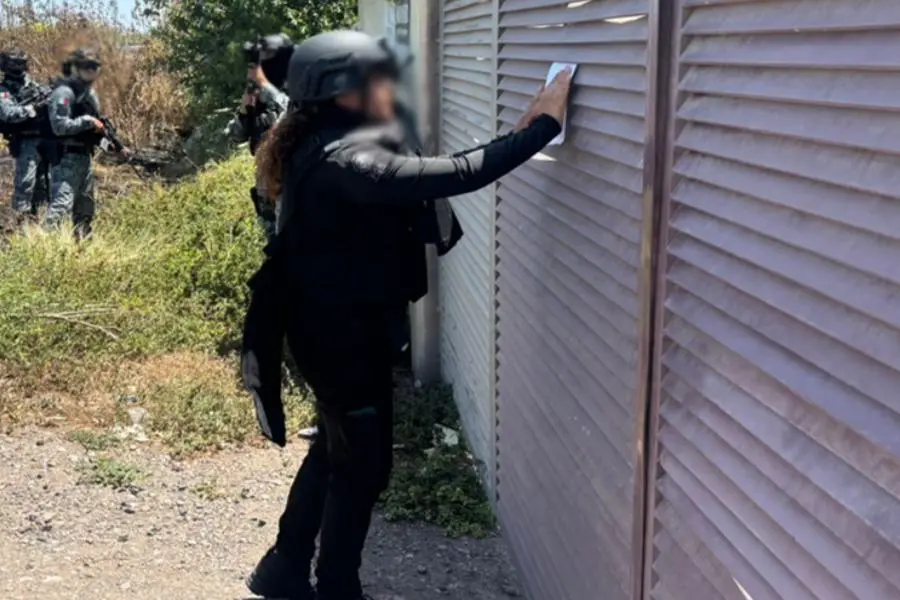$!Cateo en Los Mochis deja un detenido y aseguramiento de 24 mil litros de metanfetamina líquida