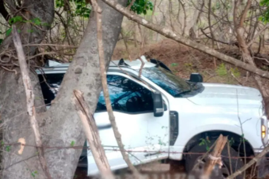 $!Marina asegura nueve fusiles, explosivos y vehículos con blindaje artesanal en Mazatlán