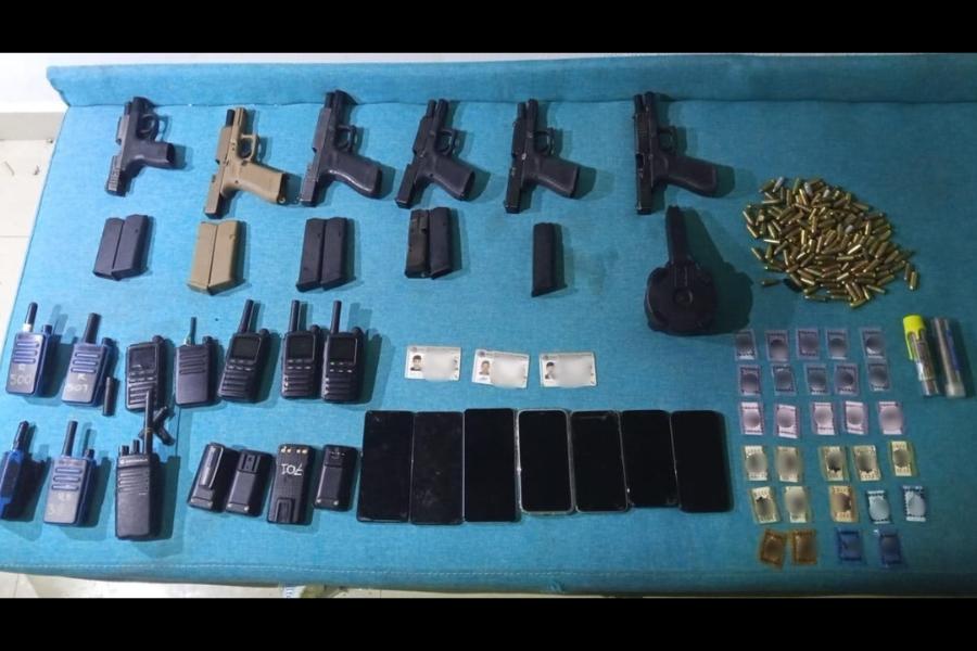 $!Detienen a cinco civiles armados en posesión de cartuchos y drogas en plena zona hotelera de Mazatlán