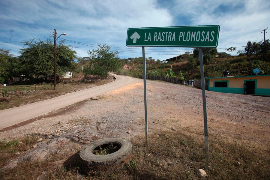 $!El ejido de La Rastra abarca también al pueblo minero de Plomosas, enclavado en los altos de Rosario al límite con el estado de Durango. Foto: Rafael Villalba.