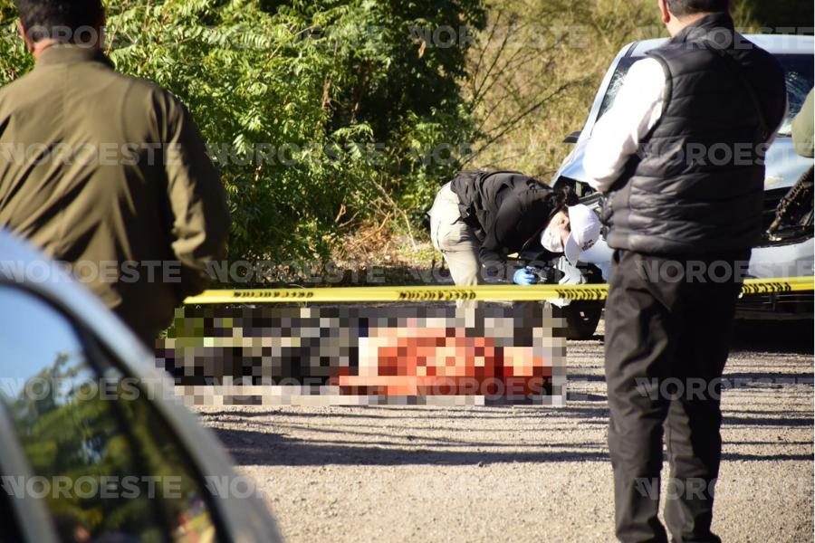 $!Auto embiste a dos hombres que hacían ejercicio por la carretera Los Mochis-El Fuerte; uno fallece