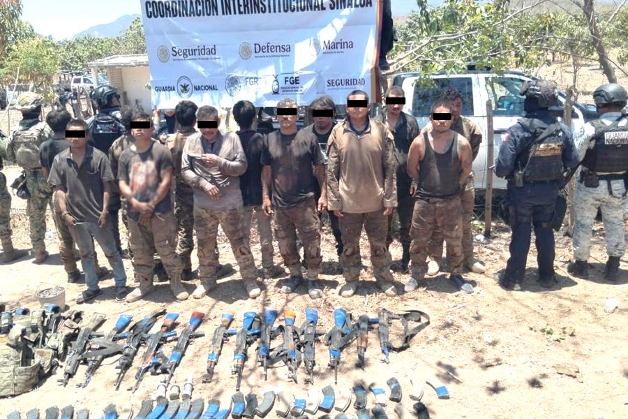 $!Capturan a 18 personas con arsenal y equipo táctico en Escuinapa