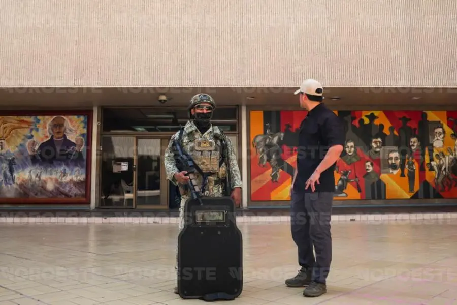 $!“Murciélagos” despliegan operativo en Palacio de Gobierno tras regreso de Rocha Moya