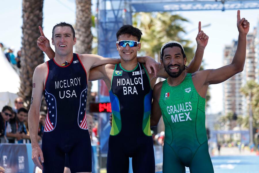 $!Lizeth Rueda conquista oro histórico en el triatlón de Santiago 2023