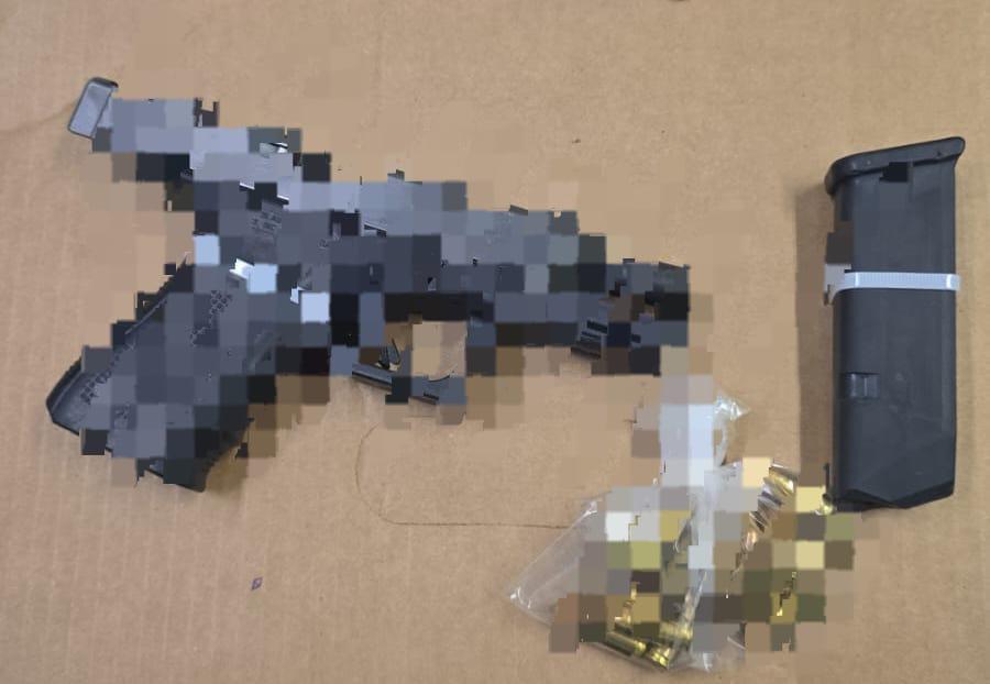 $!Detienen a un motociclista armado con una pistola en el fraccionamiento Villas del Sol, en Mazatlán