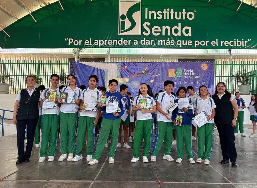 $!Ganadores de secundaria del concurso ‘Portadas vivas’.