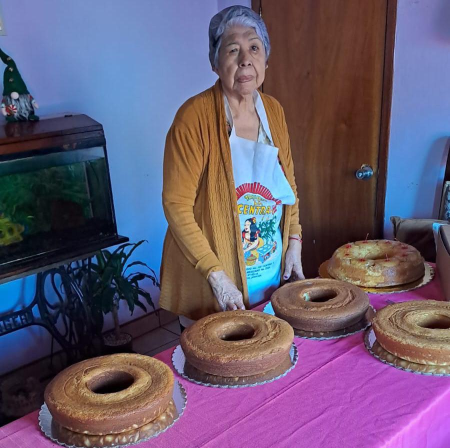 $!Elvia lleva 63 años endulzando el Día de Reyes con sus roscas en Rosario