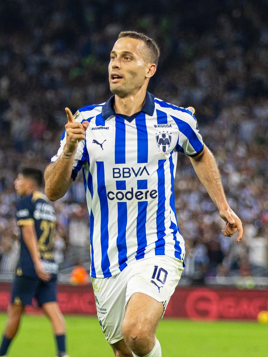 $!Rayados golea a Pumas y es líder de la competencia