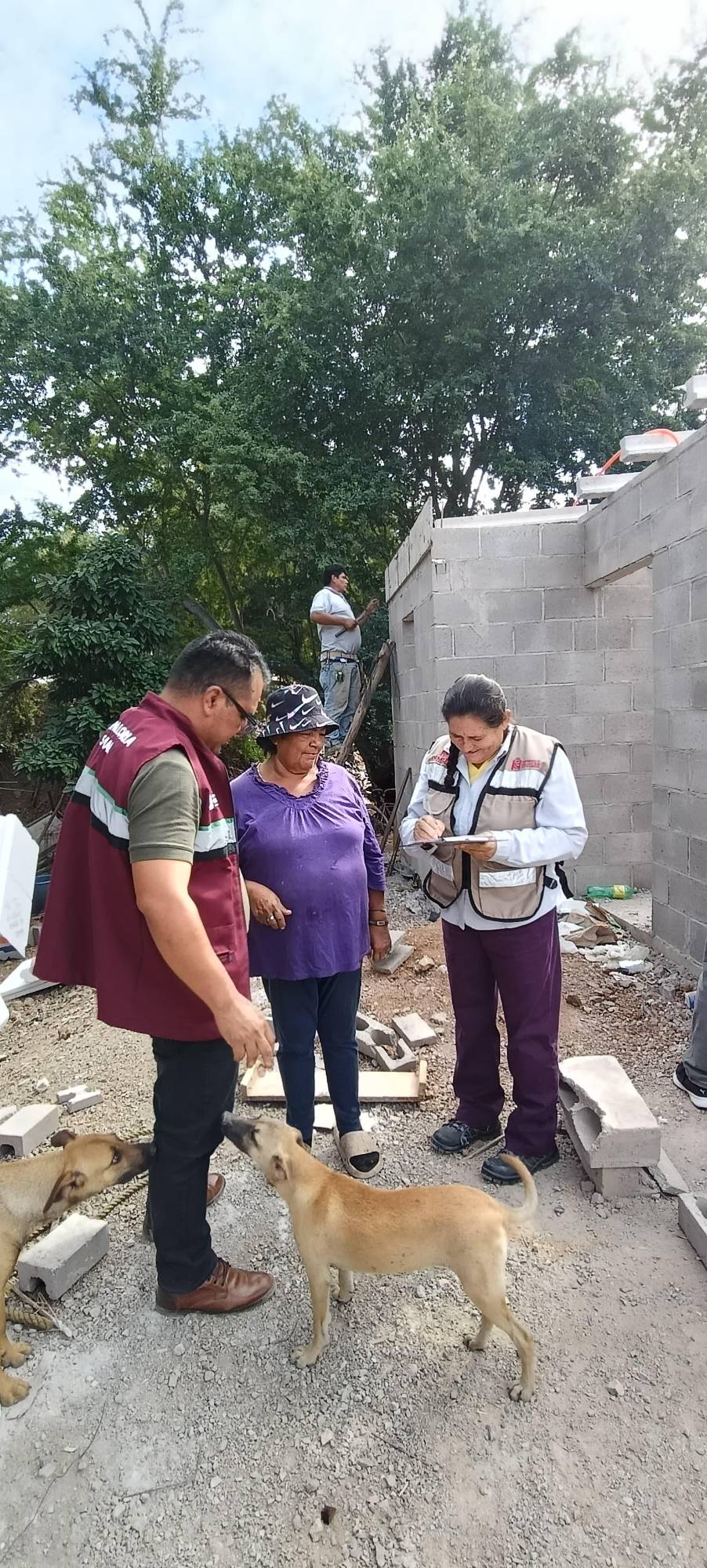 $!Supervisan avances de acciones de vivienda en la colonia Las Cucas, en Culiacán