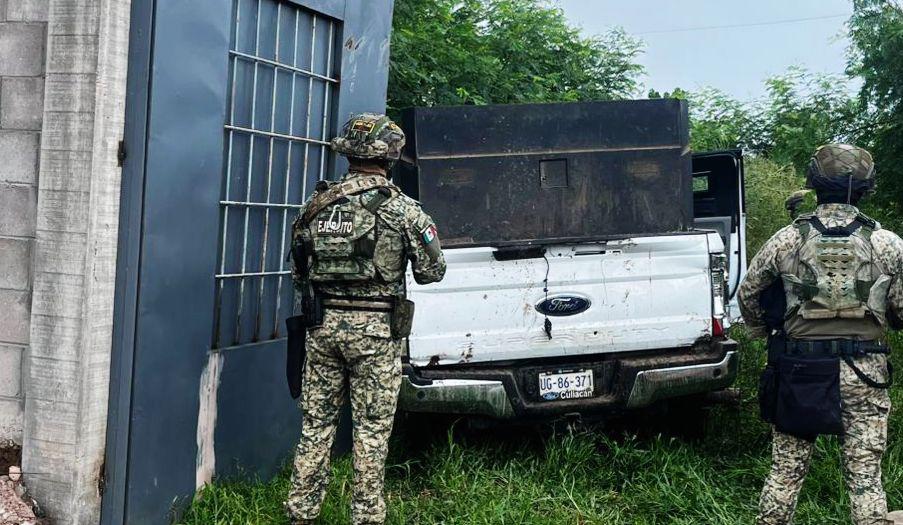 $!Aseguran camioneta blindada y baleada tras enfrentamientos en Culiacancito