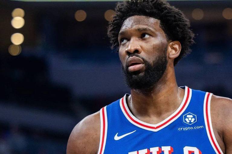 Joel Embiid es operado de menisco en la rodilla izquierda
