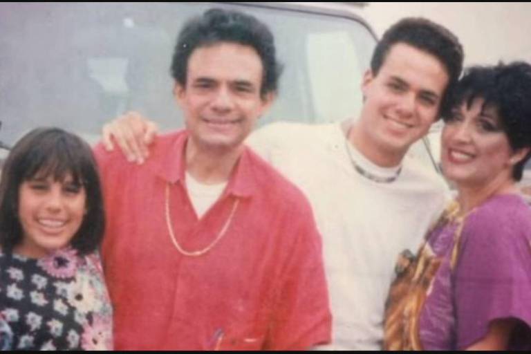 Adiós Sarita; José José designó a Anel Noreña como su única heredera