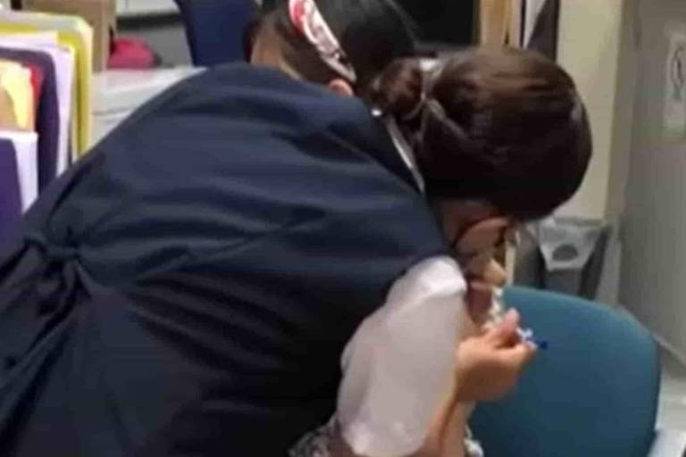 Vacunan contra el Covid a la primera niña mexicana; recibe en Mexicali dosis de Pfizer