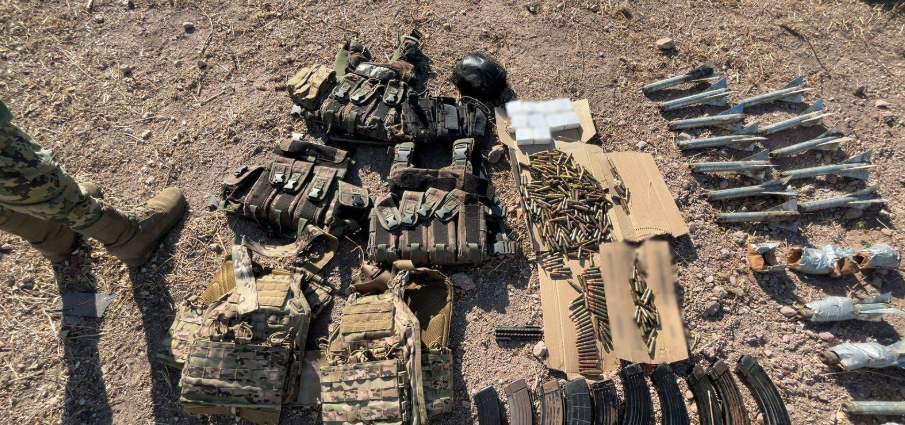 $!Aseguran armas, explosivos y vehículos tras enfrentamiento en Escuinapa