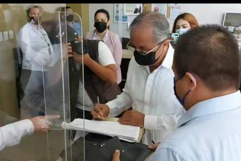 Llega Estrada Ferreiro a su audiencia inicial, se le acusa del delito de discriminación