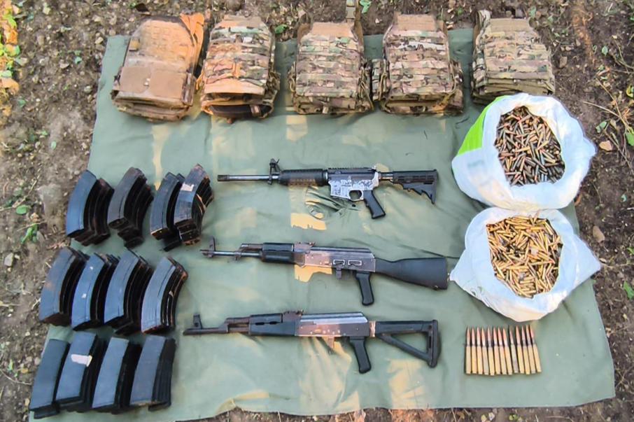 $!Aseguran más de 4 mil cartuchos, fusiles y chalecos tácticos en San Ignacio