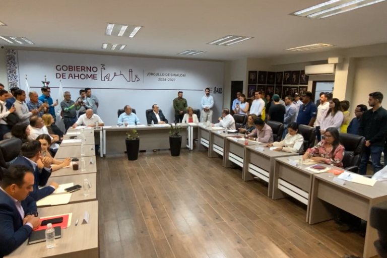 Cabildo de Ahome intenta restituir a Vargas Landeros; ‘No son autoridad’, dice Tere Guerra