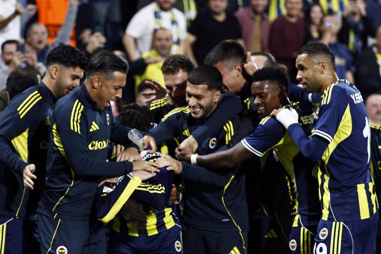 Edson Álvarez regresa con Fenerbahce, Orbelín Pineda reconoce errores con AEK y Lille sorprende en Roma