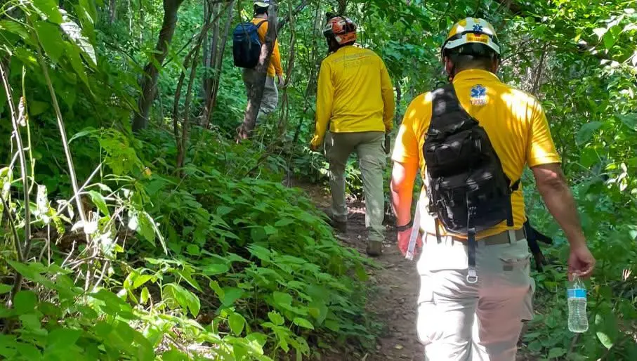 $!Buscan a dos senderistas reportados como extraviados en el Cerro de la Virgen, en Culiacán
