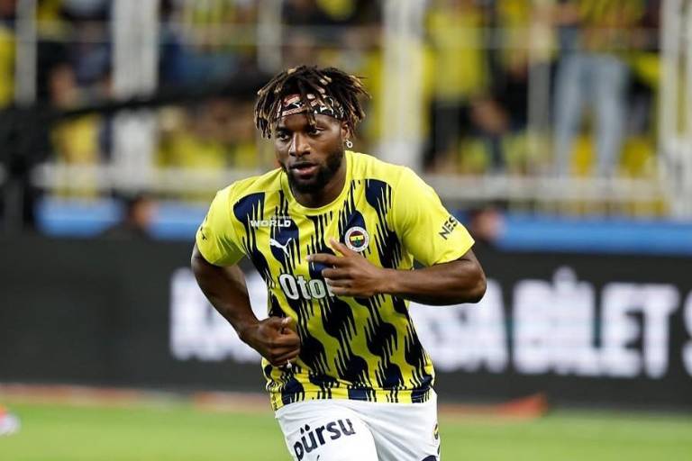 América ficha a Allan Saint-Maximin por 12 millones de dólares para el Apertura 2025