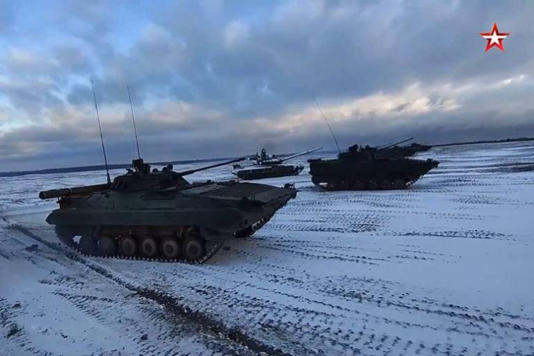 Pentágono confirma envío de 3 mil soldados a países del este de Europa por tensiones