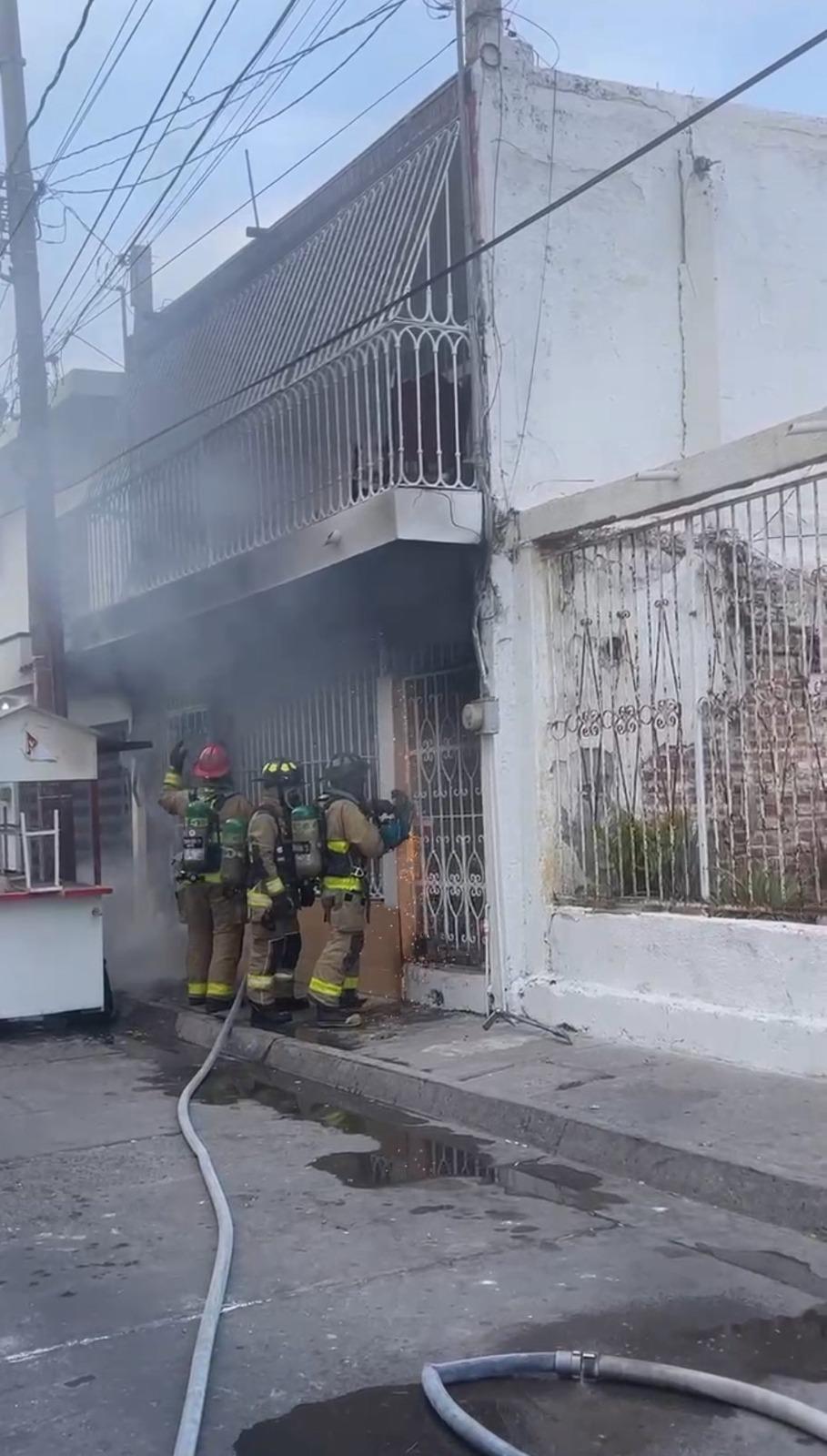 $!Se incendia vivienda en la colonia Reforma, en Mazatlán