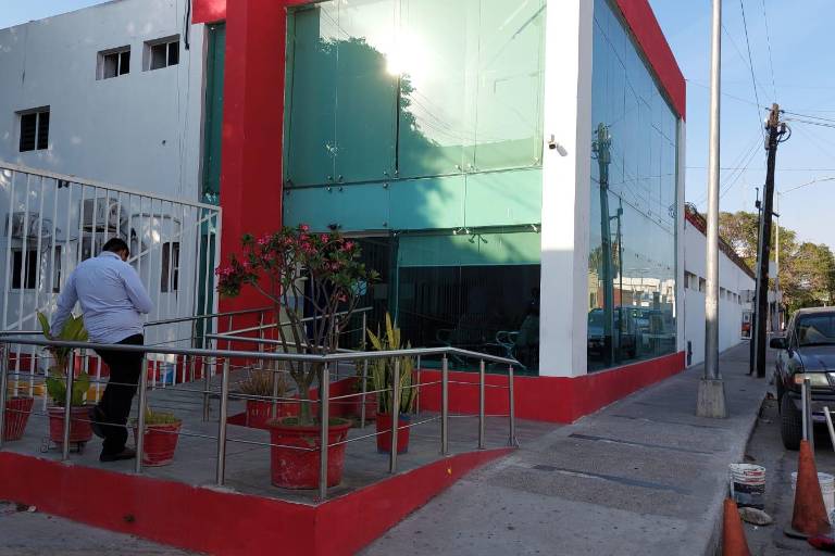 Muere turista de la CDMX en hospital de Mazatlán, tras ser rescatado del mar